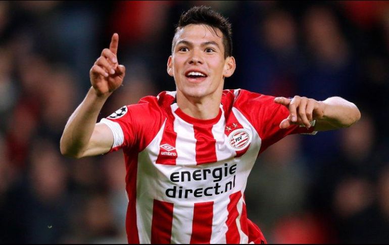 Lozano robó un balón y con una gran definición mandó el balón a guardar. TWITTER/@PSV