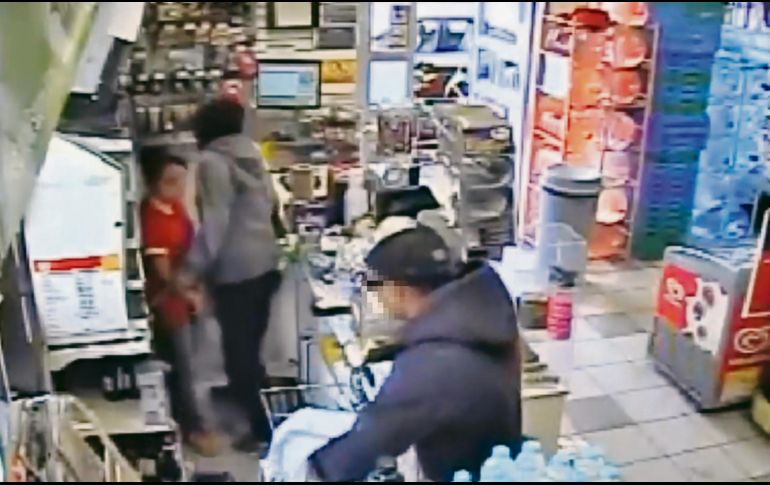 A nivel nacional, de casi 1.5 millones de delitos de este tipo, en 27.7% los delincuentes llevaban armas. ESPECIAL