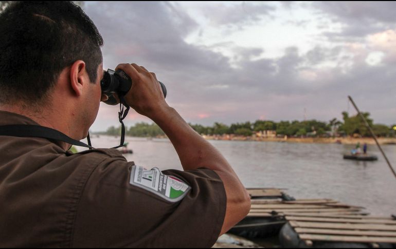 Los agentes aseguran a hondureños, salvadoreños y nicaragüenses para después proceder a su deportación. NOTIMEX/A. Monroy