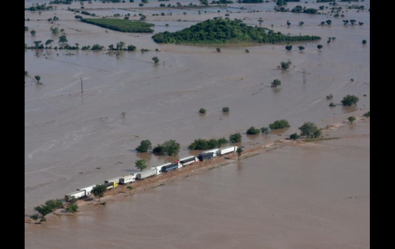 Jaime Hernández, director general de la CFE, compartió ayer imágenes de sobrevuelos sobre Nayarit y Sinaloa. TWITTER@JaimeFHM