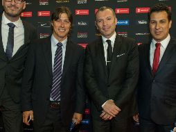 A pesar de ser el segundo técnico más ganador en la historia de Chivas, Almeyda (I) dejó la institución por roces con la directiva. MEXSPORT/ARCHIVO