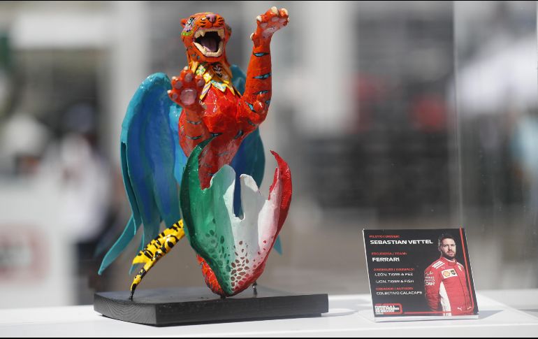 Alebrijes en miniatura hechos por artesanos mexicanos diseñados especialmente para cada piloto se exhiben en los preparativos del Gran Premio de México de Fórmula Uno. EFE/J. Núñez