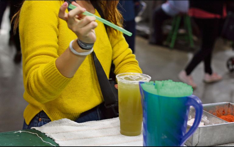 El Gobierno debe incluir en el presupuesto un programa de apoyos a empresarios, pues más de 380 empresas deben cambiar procesos y materiales en producción de bolsas. EL INFORMADOR/G. Gallo