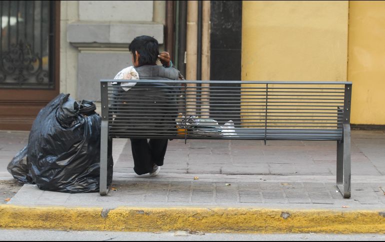 Trabajadores del Ayuntamiento de Guadalajara invitaron a 58 personas en situación de calle a los albergues municipales, sólo 13 aceptaron. EL INFORMADOR/G. Gallo