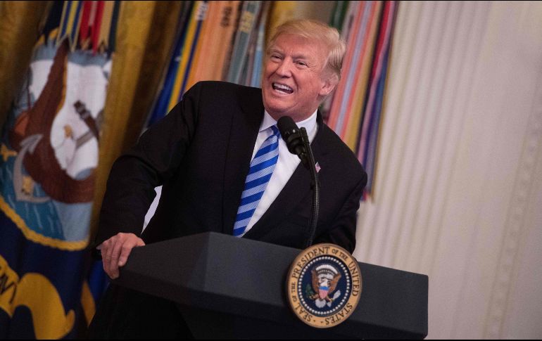 Las palabras de Trump parecen retomar el descontento expresado en agosto, cuando advirtió a Twitter, Facebook y Google de que ''tengan cuidado'' con un presunto amaño en la aparición de las noticias. AFP / N. Kamm