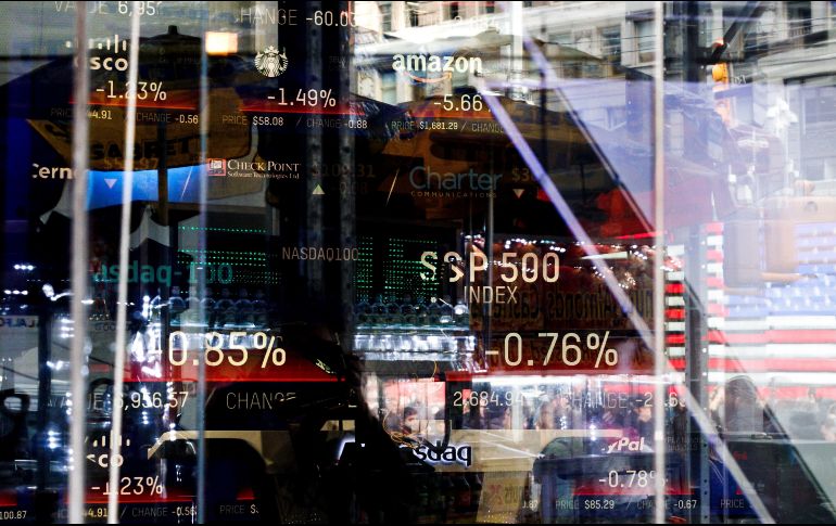 El mercado de capitales cerró la cuarta semana de octubre con resultados negativos, con pérdidas en la mayoría de las bolsas del mundo. EFE/J. Lane