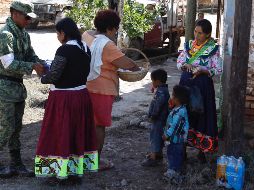 La Secretaría de la Defensa Nacional aplicó el plan DNIII-E en comunidades de Nayarit que resultaron afectadas por el paso del huracán. NTX/O. Ramírez