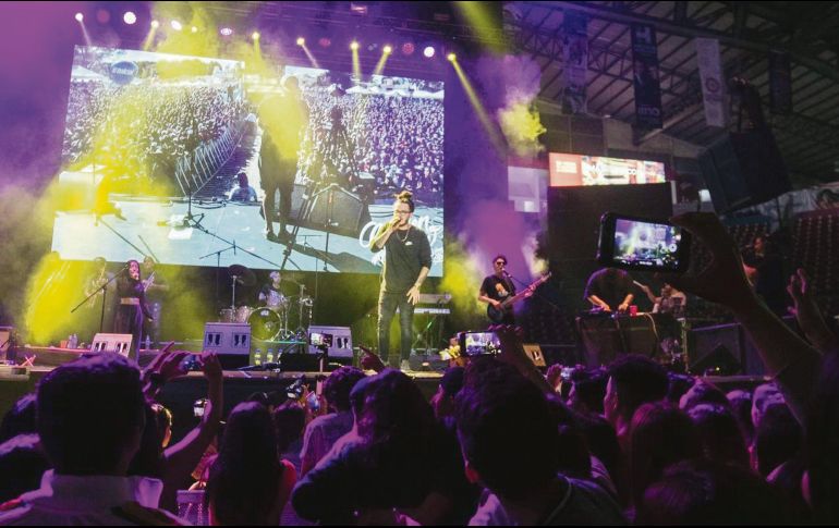 Golden Ganga ofreció ritmos para bailar, brincar y alegrar la velada. CORTESÍA