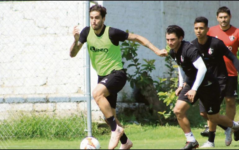 El jugador argentino de los Zorros, Ricardo Álvarez, ve en los Rayos un equipo de cuidado, y más ahora que tiene nuevo entrenador. TWITTER / @atlasfc