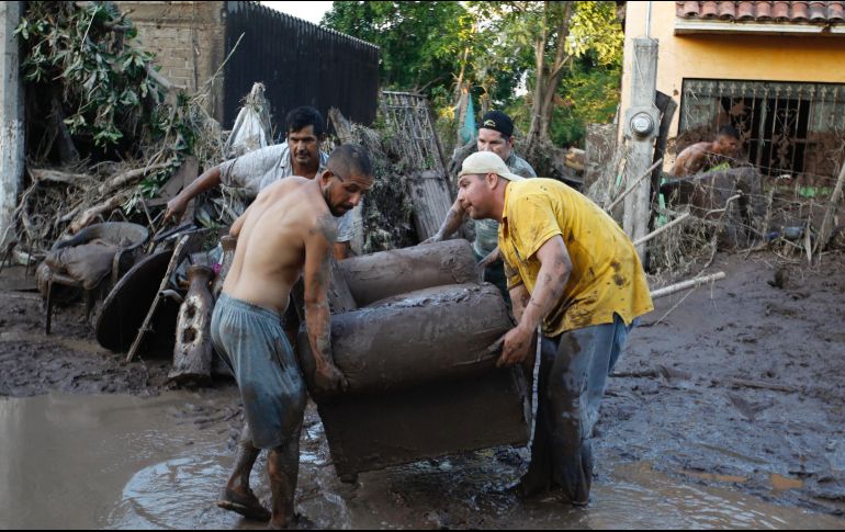 Piden alimentos y artículos de limpieza e higiene, así como colchones, muebles en buen estado, artículos de cocina y electrodomésticos. NTX / O. Ramírez