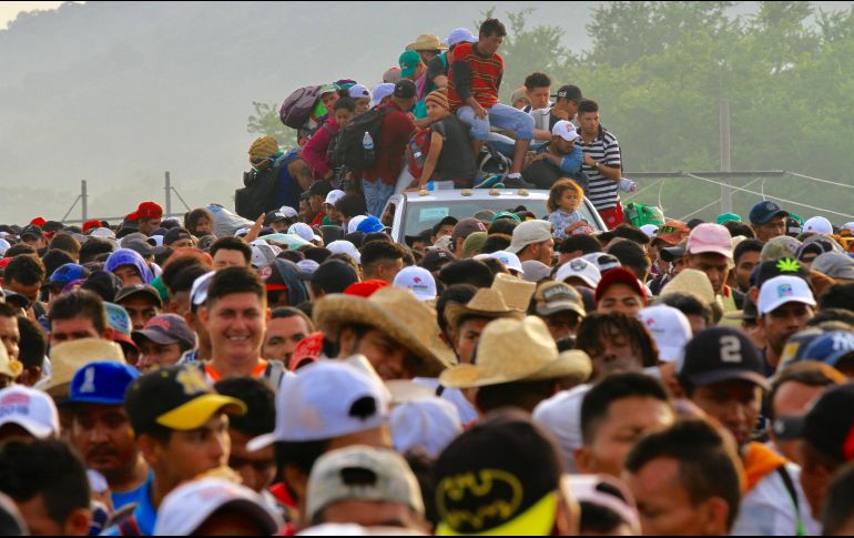 El grupo permanecerá en el parque central de la localidad, en espera de la llegada del resto de integrantes de la caravana, para analizar la estrategia de cruzar a tierras mexicanas y continuar el viaje a Estado unidos. NTX / J. Lira