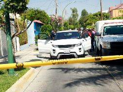 El vehículo fue trasladado a las instalaciones del Instituto Jalisciense de Ciencias Forenses con los restos humanos aún dentro para preservar los indicios. EL INFORMADOR/ARCHIVO