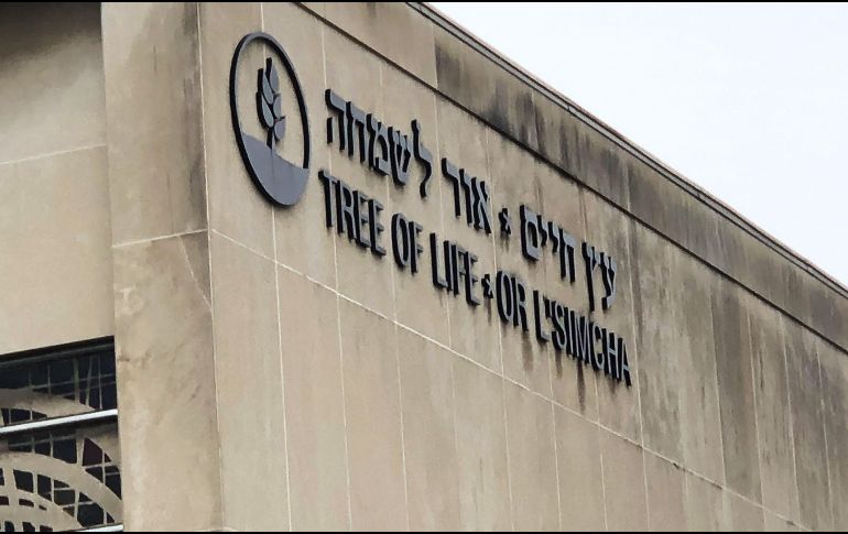 Bowers accedió al templo de la Congregación del Árbol de la Vida y comenzó a disparar de manera indiscriminada al tiempo que gritaba: 