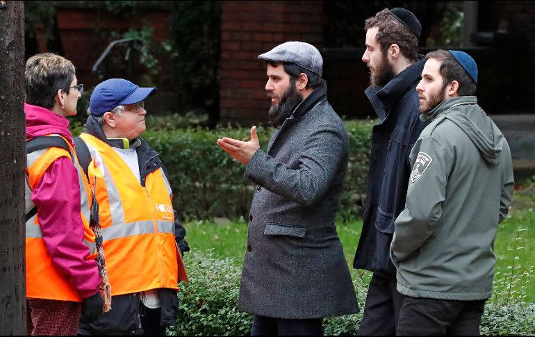 Bowers accedió al templo de la Congregación del Árbol de la Vida y comenzó a disparar de manera indiscriminada al tiempo que gritaba: 