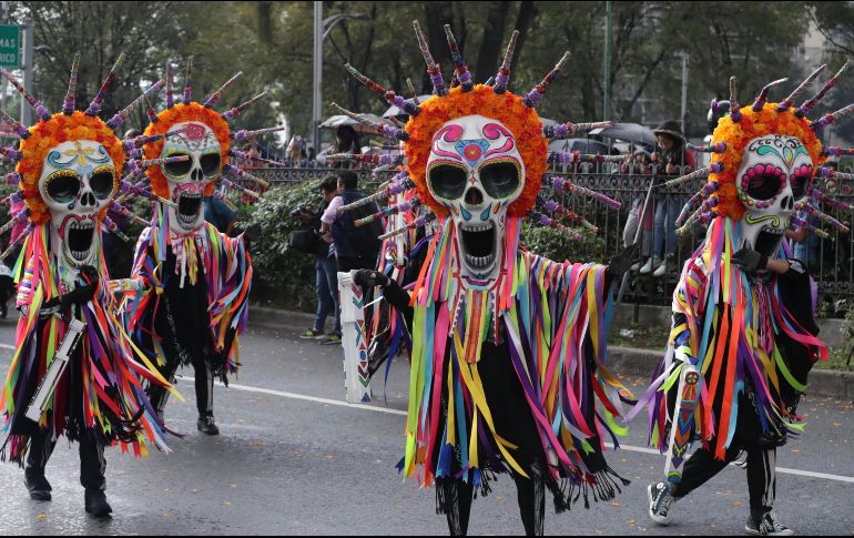 El desfile se conforma de distintas partes, en la que se busca reconocer a la muerte como ese último viaje, un pasaje. SUN/L. Cortés