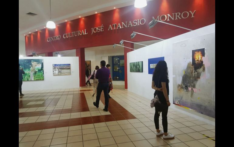 Recorrido. Hubo buena afluencia de personas para apreciar el arte proveniente de todo el país.