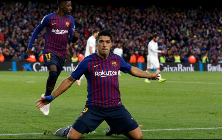 Luis Suárez contribuyó con un triplete a la goleada blaugrana. AP/J. MOnfort