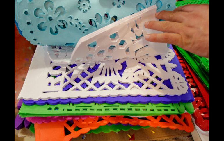 También era considerado un papel ceremonial, porque en las ofrendas se colocaban, sobre todo en el Día de Muertos. NTX / A. Rodríguez