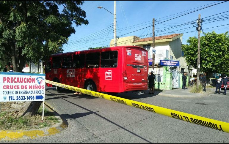 Los hechos ocurrieron en la colonia Arcos de Zapopan sobre avenida Arco del Triunfo, al cruce de Arco de Tito. ESPECIAL