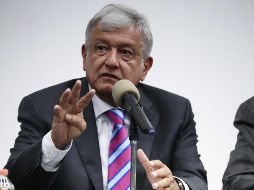 Obrador señaló que la participación del INE en las consultas es algo que tendría que analizarse y que tendría que estar en conformidad con el Artículo 35. SUN / A. Leyva