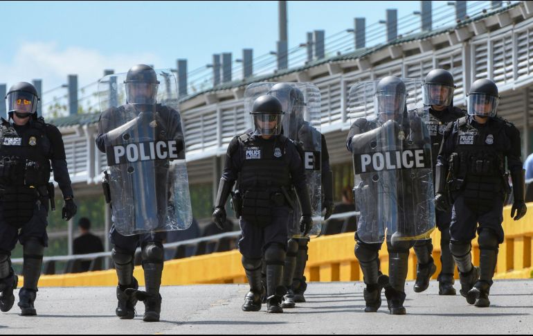 El diplomático señaló que se reunió recientemente con migrantes, a quienes reiteró que no podrán ingresar ilegalmente a su país. AP / J. Hoekema