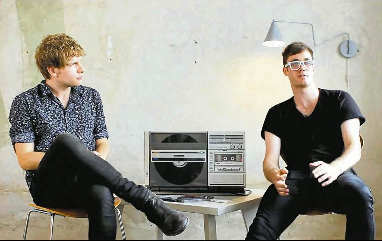 El dueto de música electrónica es originario de Vancouver, Canadá. ESPECIAL