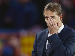 La goleada sufrida por el Real Madrid el pasado domingo ante el Barcelona fue la gota que derramó el vaso, por lo que el conjunto blanco cesó al estratega. AP