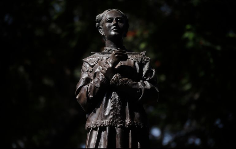 Durante la ceremonia solemne realizada en el jardín del hemiciclo ubicado en el Centro Histórico Tapatío, se recordó la labor de la artista nacida en San Juan de los Lagos (1902). EL INFORMADOR / F. Atilano