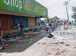 Los inmigrantes ahora duermen afuera de un hospital tras el presunto ataque. TWITTER/@DiariodeCaracas