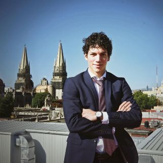 Hoy le bajarán la luna a Isaac Hernández