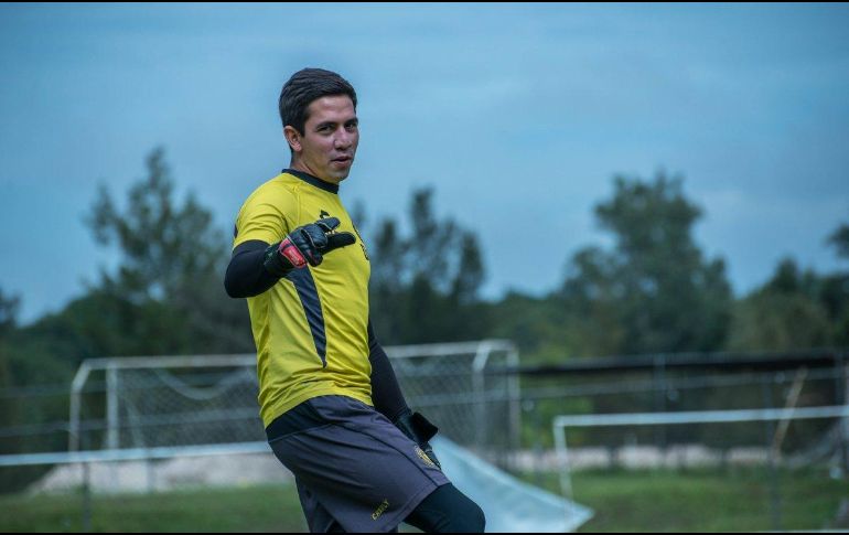 Felipe López, portero de la UdeG, espera que el equipo pueda aprovechar la inercia del triunfo de la jornada pasada. TWITTER/@LeonesNegrosCF