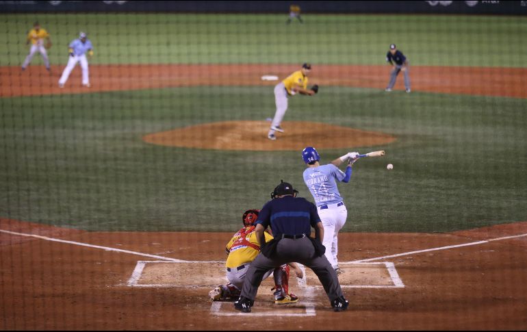 Con hit en la sexta, Kevin Medrano inició el rally de seis carreras que rompió el empate y encaminó a Jalisco a la victoria. EL INFORMADOR/G. Gallo