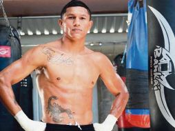 Miguel Berchelt expondrá su título superpluma del CMB ante “Micky” Román. AP