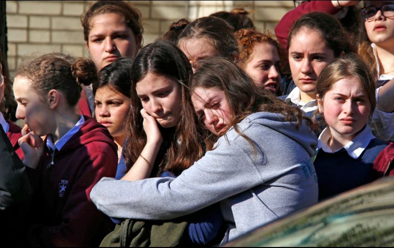 Al llevar el caso al jurado, a Bowers se le instruyó de los cargos pero no expresó reacción alguna cuando el fiscal anunció que podría ser sentenciado a muerte, y cuando le preguntó si entendía las acusaciones, ofreció un enfático 