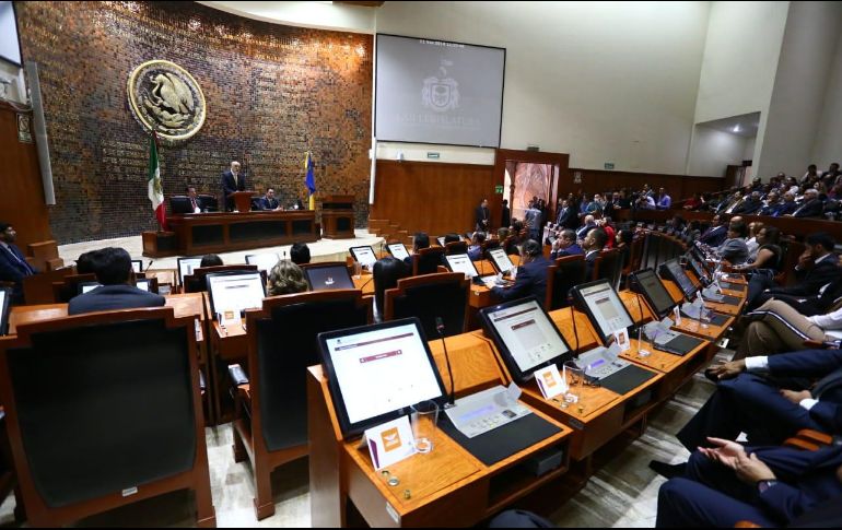 A la sesión de instalación de los nuevos legisladores acuden alcaldes, legisladores federales y magistrados. ESPECIAL