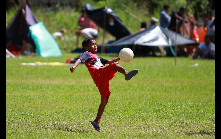 Algunos menores consiguen ver la travesía como unas vacaciones. NTX / F. Estrada