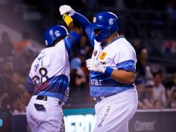 Japhet Amador pegó jonrón con dos a bordo en la sexta entrada, en la que Jalisco armaría un rally de siete carreras. FACEBOOK/CharrosBeisbolOficial