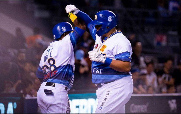 Japhet Amador pegó jonrón con dos a bordo en la sexta entrada, en la que Jalisco armaría un rally de siete carreras. FACEBOOK/CharrosBeisbolOficial