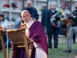 El Laurentino es el cuarto cementerio romano en el que Francisco ha celebrado la misa de difuntos. AFP / T. Fabi