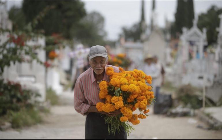  Luego de permanecer dentro de un tráiler refrigerante por hasta dos años, este 2 de noviembre 411 cuerpos (351 inhumados sin identificar y 60 entregados a sus familiares, de acuerdo con la Secretaría de Gobernación Jalisco). EL INFORMADOR/ F. Atilano