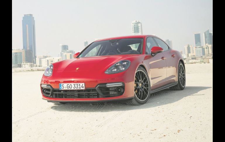 Lo que era un rumor se confirmó con la salida al mercado de esta nueva versión deportiva Porsche decidió poner en venta a la variante GTS del Panamera para su año-modelo 2019.