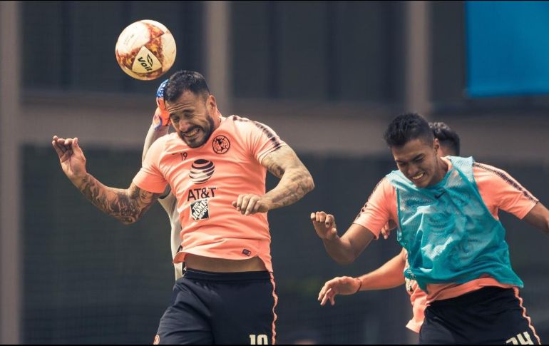 Emanuel Aguilera y Daniel Zamora. El América buscará mantenerse en todo lo alto de la tabla general cuando esta tarde reciban a los Diablos Rojos. TWITTER/@clubamerica