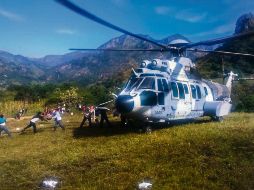 El Ejército apoya a los damnificados con entrega de víveres y traslados. ESPECIAL