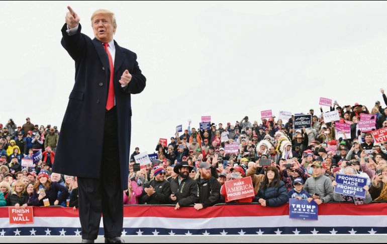 Durante un mitin en Belgrade, Montana, Donald Trump hace el llamado para que los ciudadanos voten por una Cámara baja de republicanos. AFP