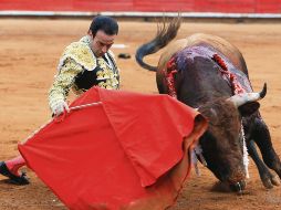 La máxima figura del toreo mundial, el español Enrique Ponce, alternará con Juan Pablo Sánchez y Sergio Flores esta tarde. EFE
