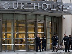 Tras casi dos años de haber sido extraditado a EU, Guzmán Loera, afronta desde esta mañana un juicio que no prevé tratar el fondo del asunto hasta el próximo 13 de noviembre, tras la selección del jurado. AP / M. Lennihan