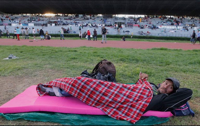 De acuerdo con la presidenta de la Comisión de Derechos Humanos de la CDMX, hay capacidad para atender a cinco mil personas diariamente, durante el tiempo que sea necesario. EFE / M. Guzmán