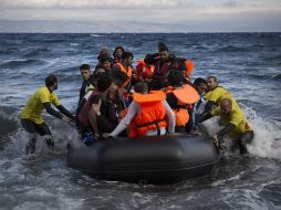 Según Naciones Unidas, más de dos mil 160 personas han fallecido intentando cruzar el Mediterráneo para llegar a Europa en lo que va de año. AP / ARCHIVO