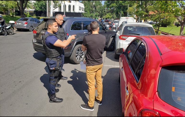Después de un intento de hurto a vehículo, los ladrones lograron huir. ESPECIAL