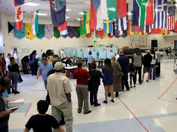 En la jornada se eligen a los 435 miembros de la Cámara de Representantes, 35 de los 100 senadores y 36 gobernadores. EFE/J. Gurzinski